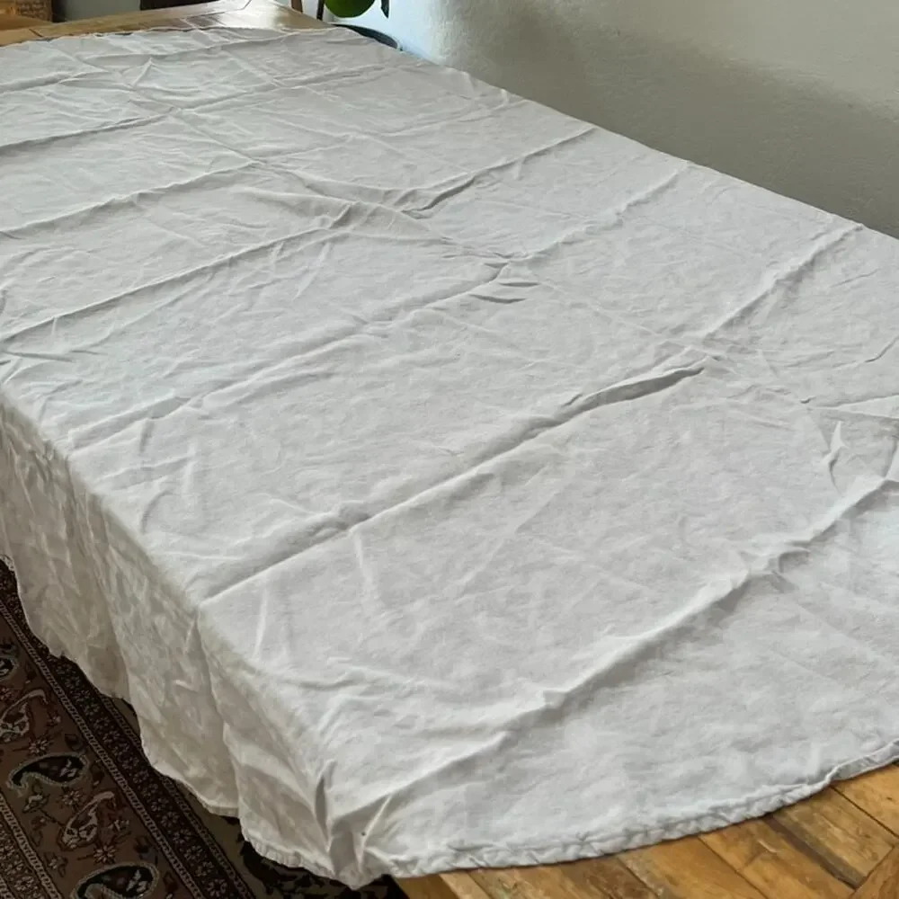 Magic Linen Light Gray Round Tablecloth 76